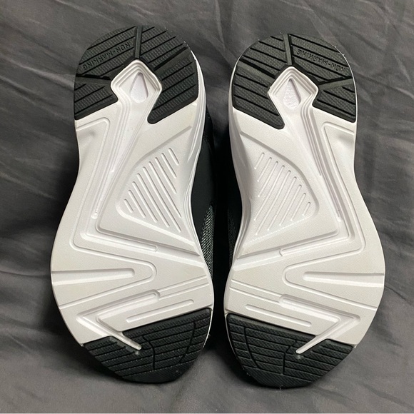 PUMA Kids’ Runner - Size 11C - Picture 5 of 6